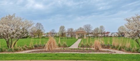 Tiny photo for 2804 Neubauer Circle, Lindenhurst, IL 60046 (MLS # 12617261)