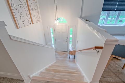 Tiny photo for 2804 Neubauer Circle, Lindenhurst, IL 60046 (MLS # 12617261)