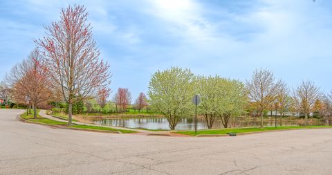 Tiny photo for 2804 Neubauer Circle, Lindenhurst, IL 60046 (MLS # 12617261)