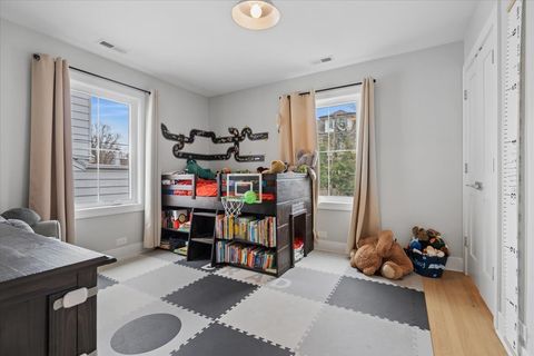 Tiny photo for 720 Ouilmette Lane, Wilmette, IL 60091 (MLS # 12589382)