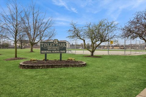 Tiny photo for 17950 66th Court #2S, Tinley Park, IL 60477 (MLS # 12603856)