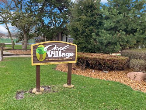 Tiny photo for 17950 66th Court #2S, Tinley Park, IL 60477 (MLS # 12603856)