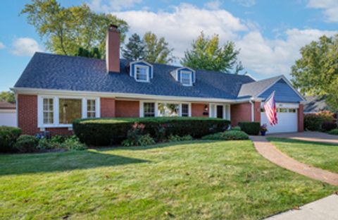 Photo of 372 Stratford Road, Des Plaines, IL 60016 (MLS # 12591790)