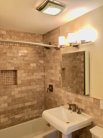 530 W Barry Avenue 4H