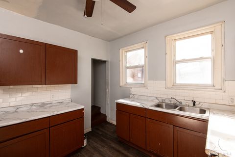Tiny photo for 8136 S Manistee Avenue, Chicago, IL 60617 (MLS # 12508576)