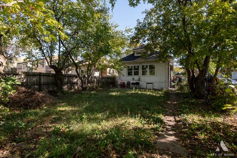 Tiny photo for 8136 S Manistee Avenue, Chicago, IL 60617 (MLS # 12508576)