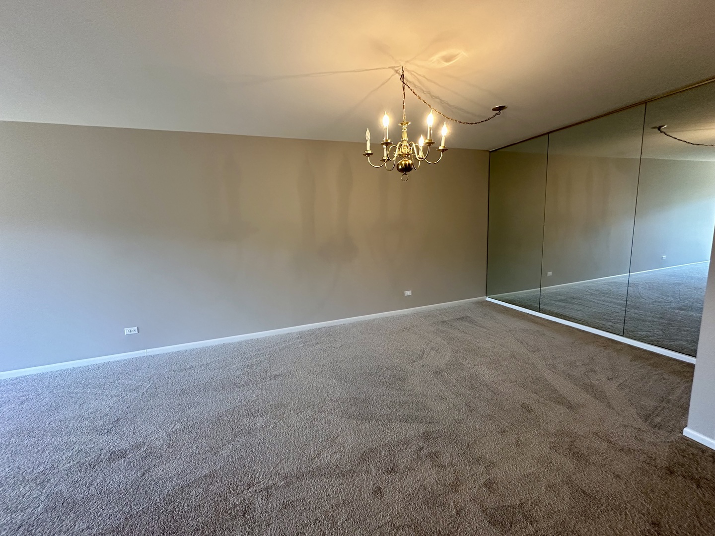 909 E Kenilworth Avenue 420