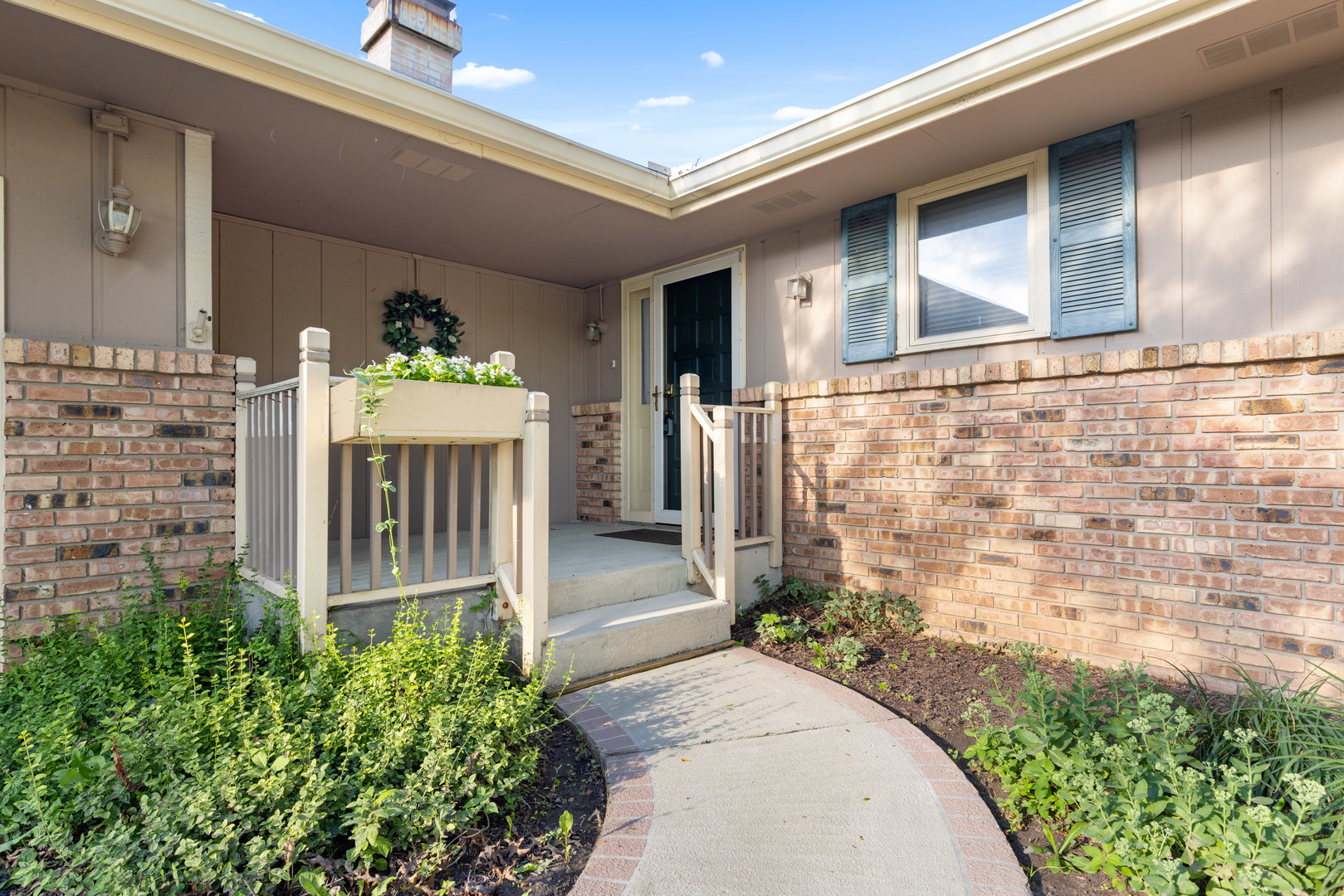 5244 ARBUTUS Road