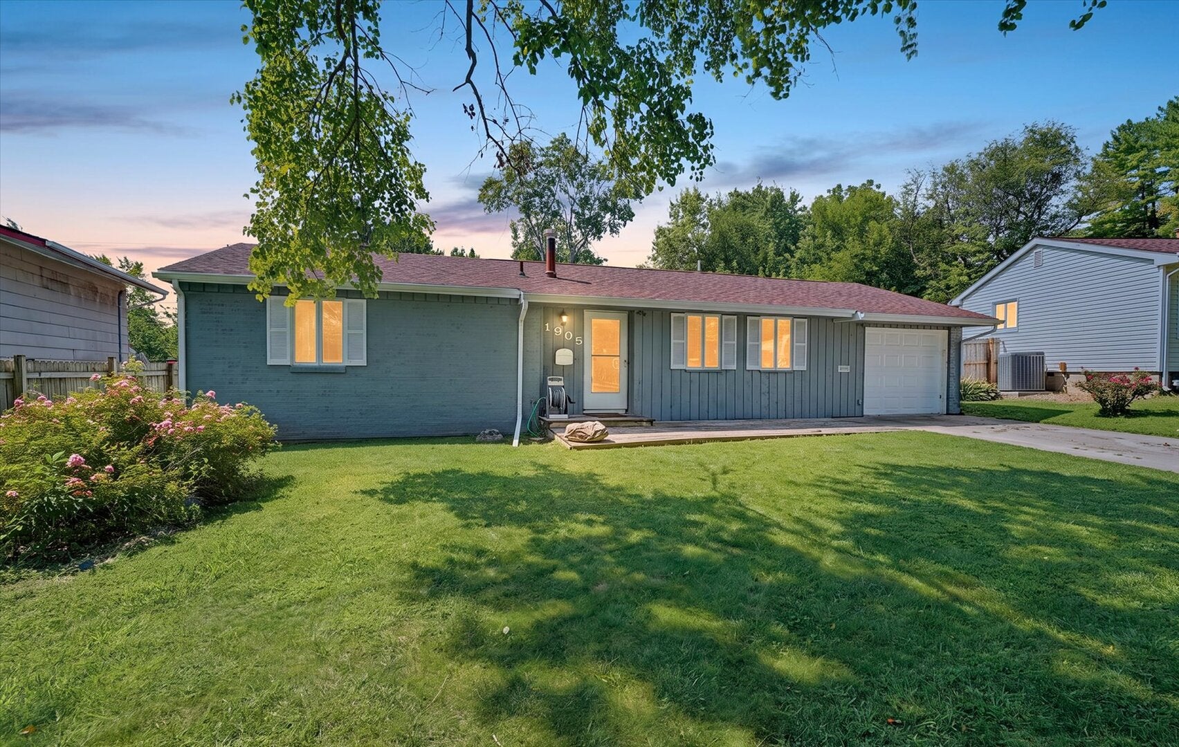 1905 E Country Squire Drive