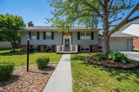 Photo of 1306 Kirkwood Drive, Pontiac, IL 61764 (MLS # 12593700)