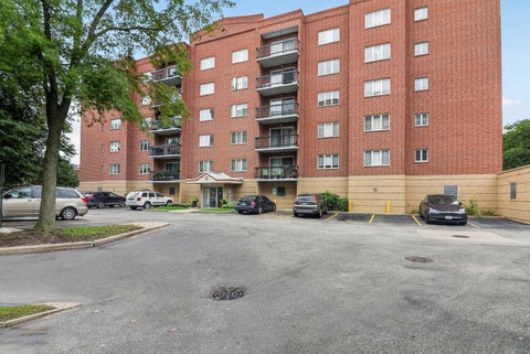 Photo of 1470 JEFFERSON Street #308, Des Plaines, IL 60016 (MLS # 12762124)