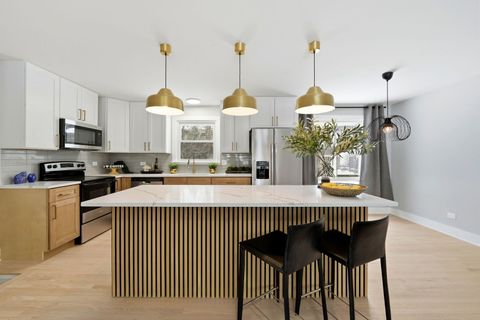 Tiny photo for 10025 S 86th Court, Palos Hills, IL 60465 (MLS # 12573319)