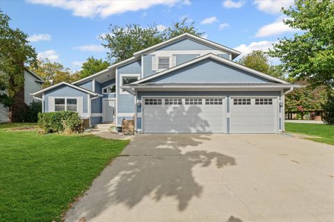 Photo of 2401 Lakewood Drive, Champaign, IL 61822 (MLS # 12497287)