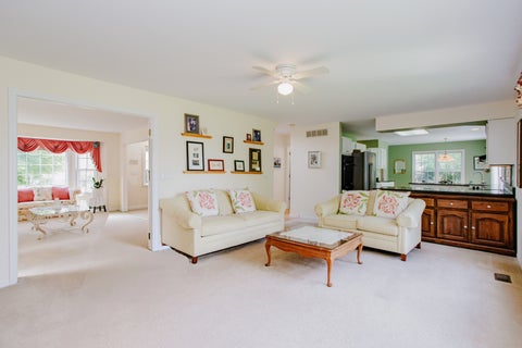 Tiny photo for 1438 Della Drive, Hoffman Estates, IL 60169 (MLS # 12676840)
