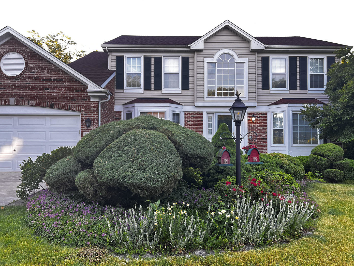 1438 Della Drive