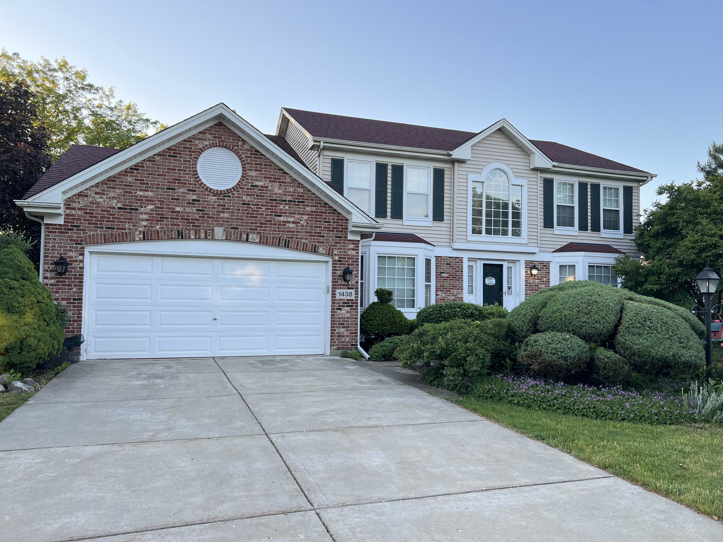 1438 Della Drive