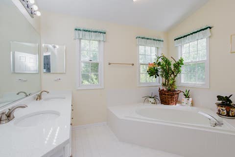 Tiny photo for 1438 Della Drive, Hoffman Estates, IL 60169 (MLS # 12676840)