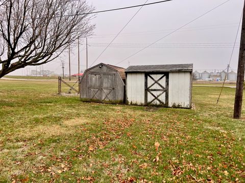 Tiny photo for 113 Walnut Street, Gibson City, IL 60936 (MLS # 12516232)