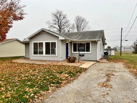 Photo of 113 Walnut Street, Gibson City, IL 60936 (MLS # 12516232)