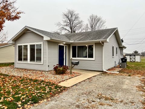 Tiny photo for 113 Walnut Street, Gibson City, IL 60936 (MLS # 12516232)