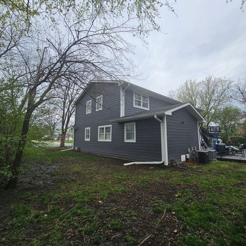 Tiny photo for 128 Essex Road, Elk Grove Village, IL 60007 (MLS # 12611071)