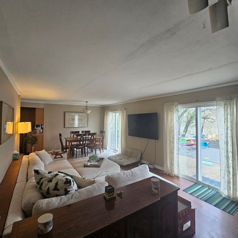 Tiny photo for 128 Essex Road, Elk Grove Village, IL 60007 (MLS # 12611071)