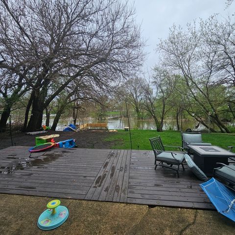 Tiny photo for 128 Essex Road, Elk Grove Village, IL 60007 (MLS # 12611071)