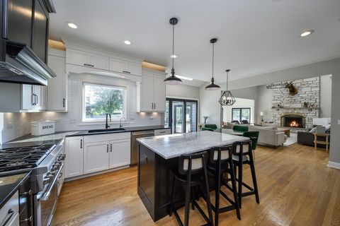 Tiny photo for 24 Winners Cup Circle, Wheaton, IL 60189 (MLS # 12530608)