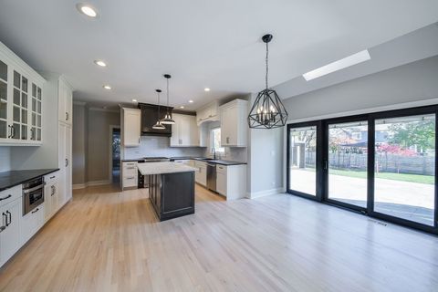 Tiny photo for 24 Winners Cup Circle, Wheaton, IL 60189 (MLS # 12530608)