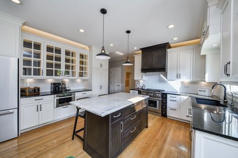 Tiny photo for 24 Winners Cup Circle, Wheaton, IL 60189 (MLS # 12530608)