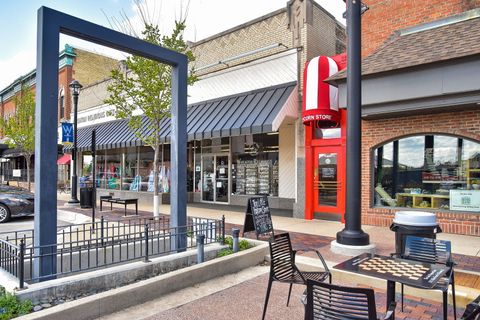 Tiny photo for 24 Winners Cup Circle, Wheaton, IL 60189 (MLS # 12530608)