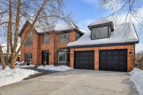Tiny photo for 24 Winners Cup Circle, Wheaton, IL 60189 (MLS # 12530608)