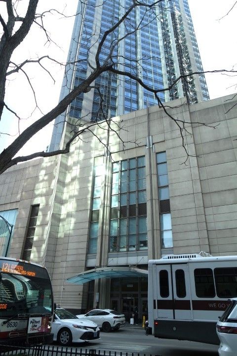 512 N McClurg Court 4903 Chicago IL 60611