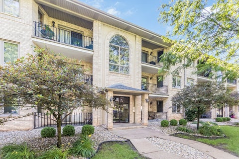 Photo of 8805 S 79th Avenue #11, Hickory Hills, IL 60457 (MLS # 12744120)