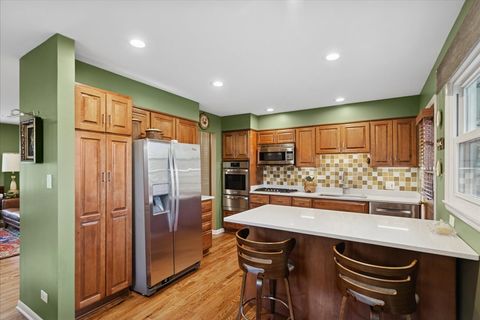 Tiny photo for 15342 W Clover Lane, Libertyville, IL 60048 (MLS # 12515942)