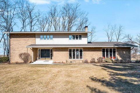 Photo of 19066 Woodland Trail, Bloomington, IL 61705 (MLS # 12564519)