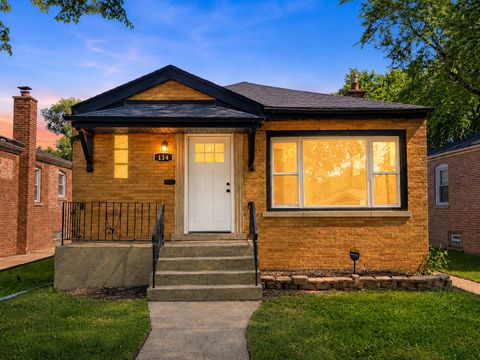 Photo of 114 W 126th Place, Chicago, IL 60628 (MLS # 12652341)