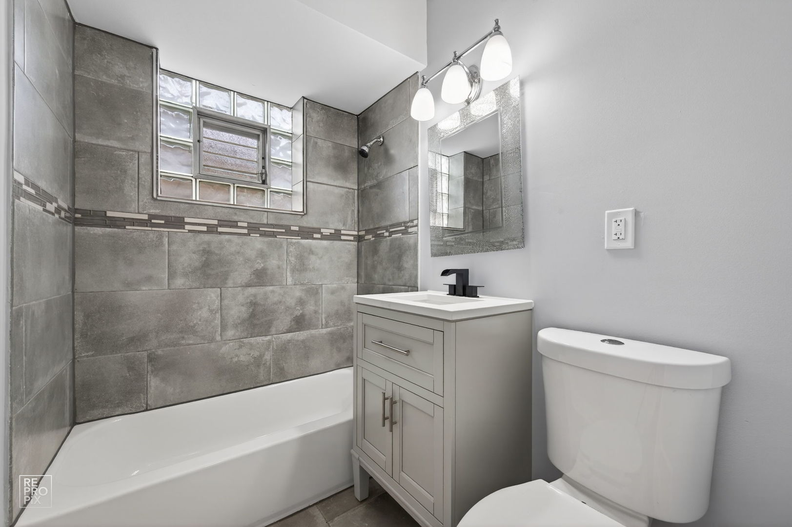 6030 S Mayfield Avenue