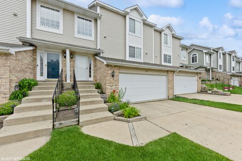 Townhouse in Grayslake IL 1277 Karyn Lane.jpg