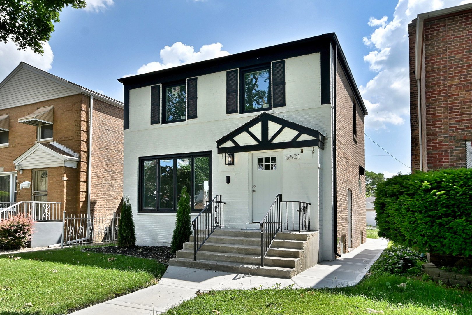 8621 S Dante Avenue