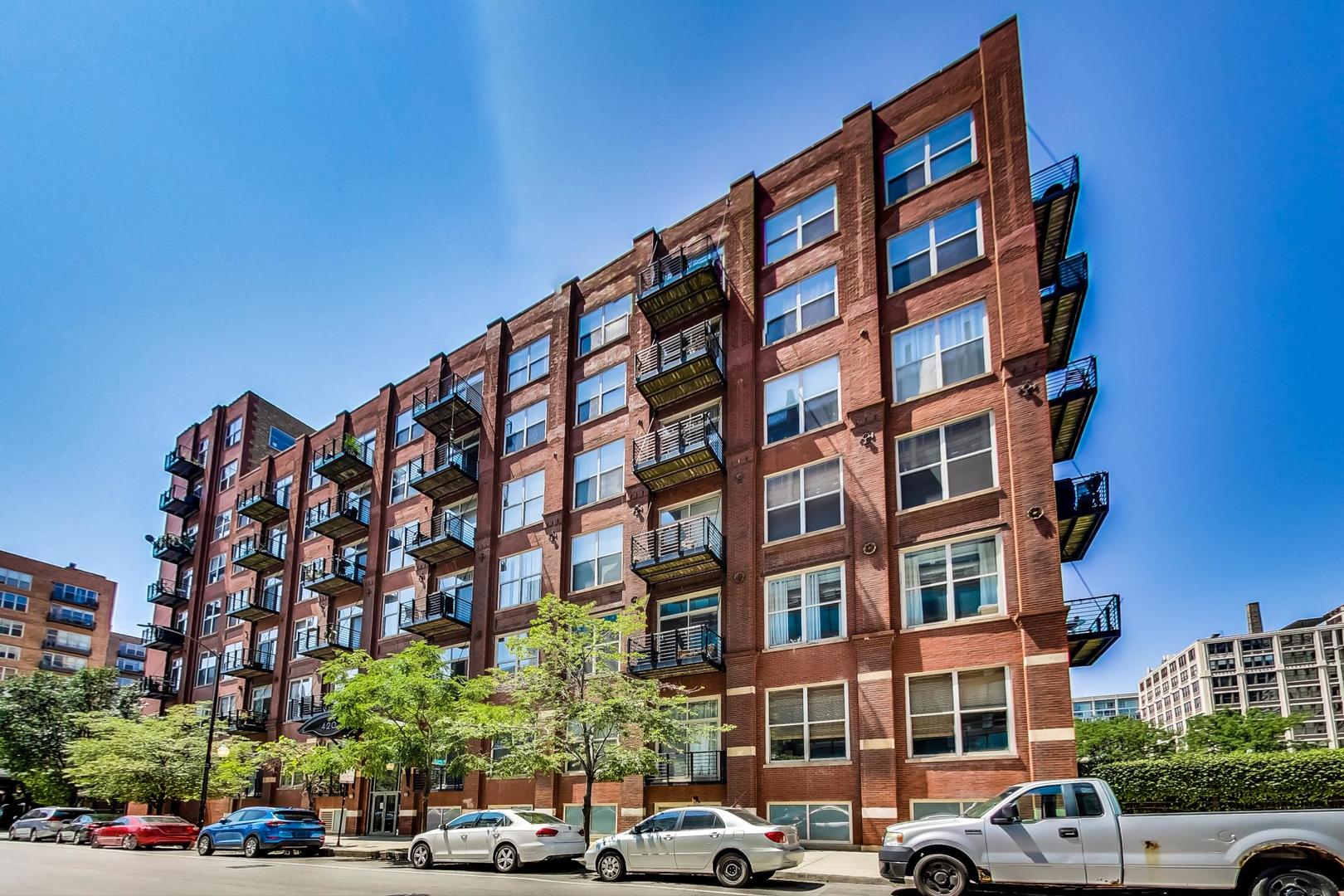 420 S Clinton Street 218