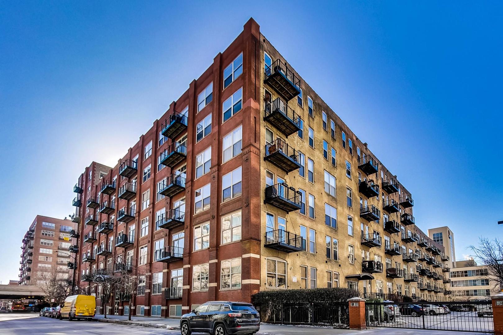 420 S Clinton Street 218