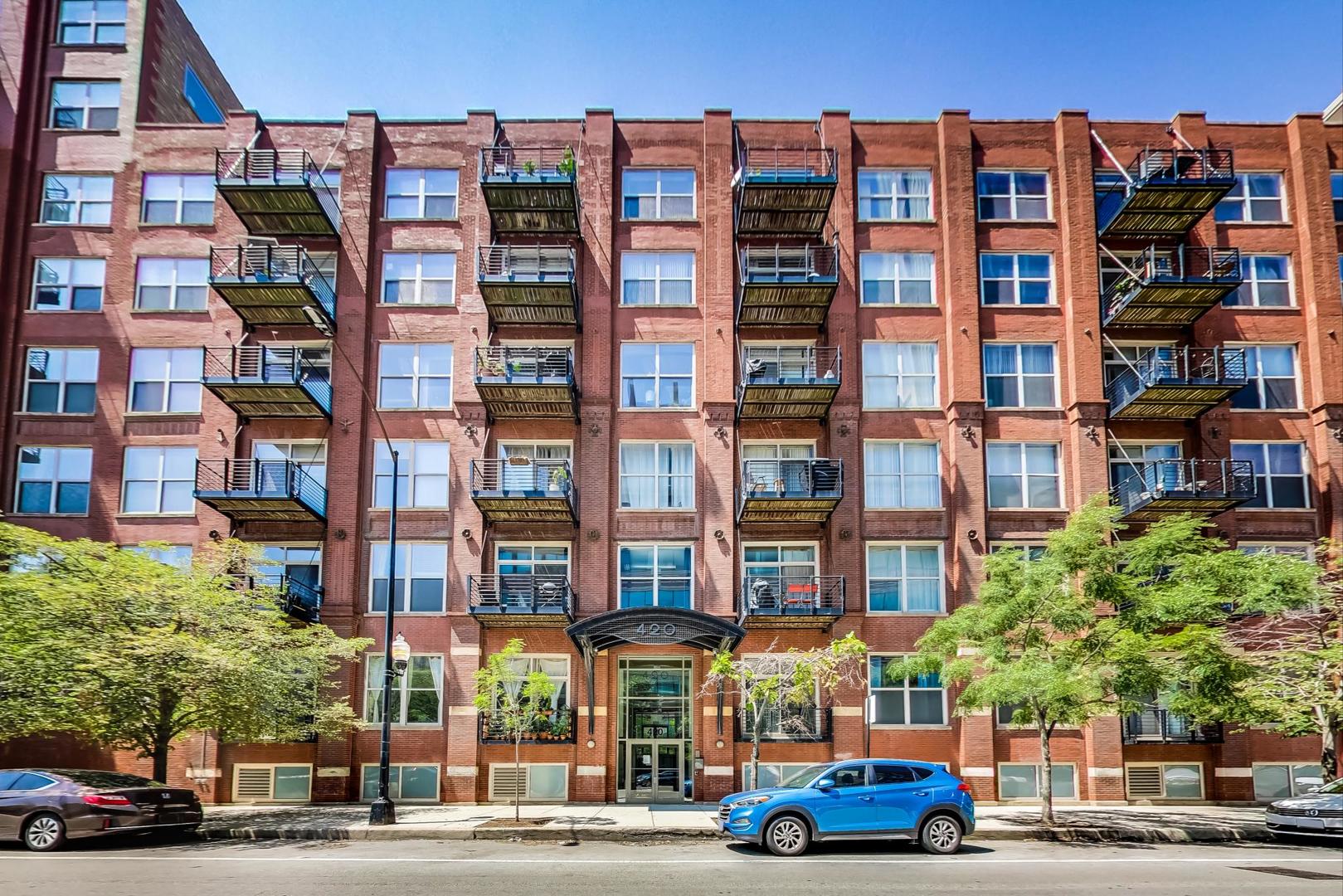 420 S Clinton Street 218