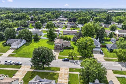 Tiny photo for 1100 Cochran Street, Aurora, IL 60506 (MLS # 12704382)