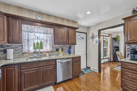 Tiny photo for 1100 Cochran Street, Aurora, IL 60506 (MLS # 12704382)