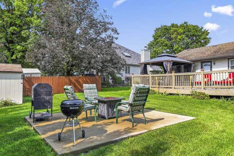 Tiny photo for 1100 Cochran Street, Aurora, IL 60506 (MLS # 12704382)