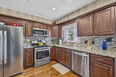 Tiny photo for 1100 Cochran Street, Aurora, IL 60506 (MLS # 12704382)
