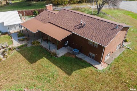 Tiny photo for 402 MAIN Street, Broughton, IL 62817 (MLS # EB460471)