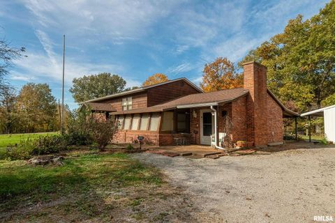 Tiny photo for 402 MAIN Street, Broughton, IL 62817 (MLS # EB460471)