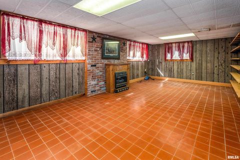 Tiny photo for 402 MAIN Street, Broughton, IL 62817 (MLS # EB460471)